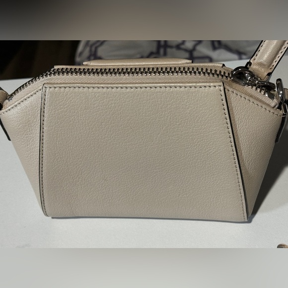 Givenchy Nano Antigona- SOLD - Picture 4 of 9